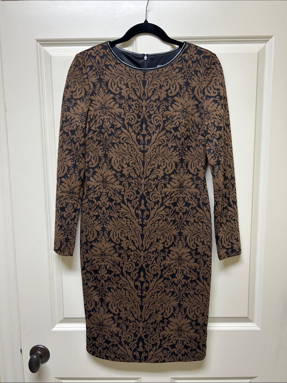 Vince Camuto Brown & Black Damask Long-Sleeve Sheath Dress
